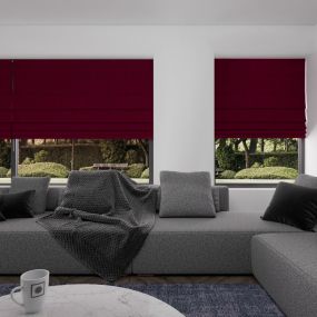 vouwgordijn op maat velours stofdetail wijnrood