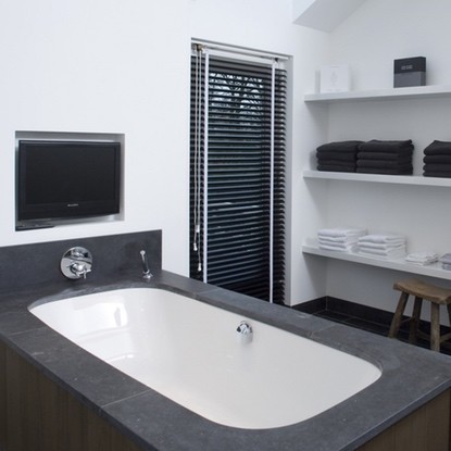Raamdecoratie-ideeen-badkamer
