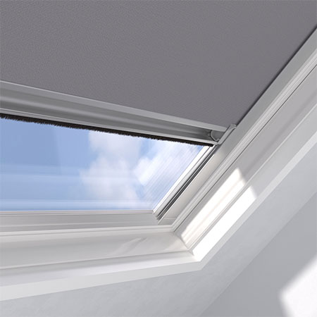 Velux GGL 8 verduisterend rolgordijn gesloten