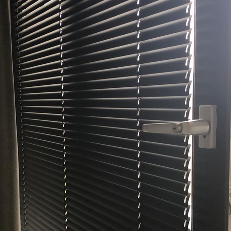 aluminium jaloezie voor draai- kiepraam