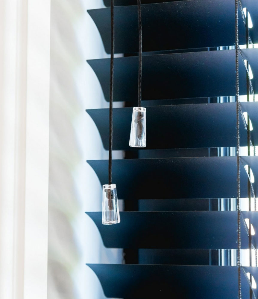 raambekleding kantoor aluminium jaloezie
